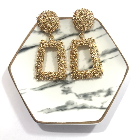 *Gold Door Knockers Shiny Boutique Earring Studs - Picture 4 of 6